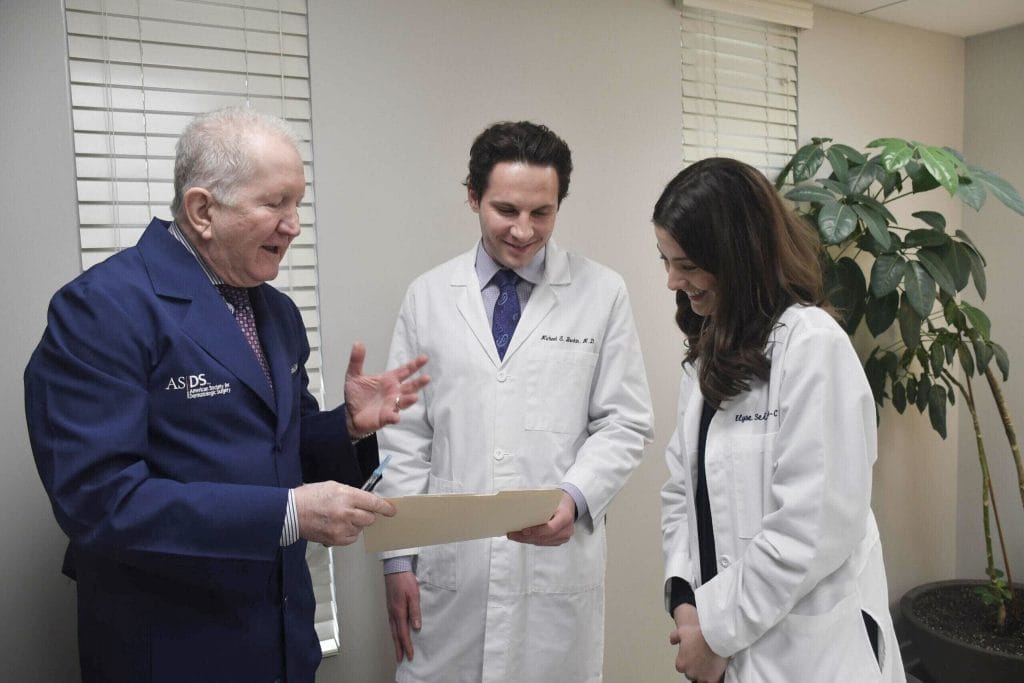 drs reviewing charts